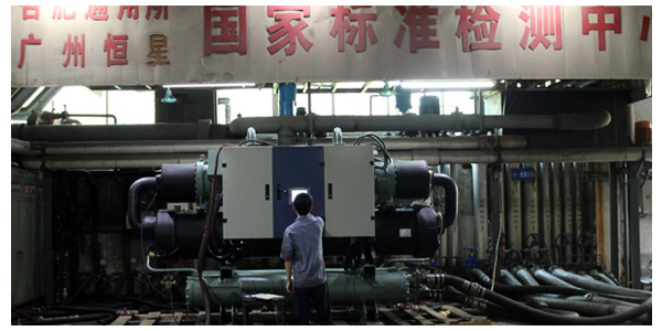 水冷工業(yè)冷水機組多項措施保護，運行可靠
